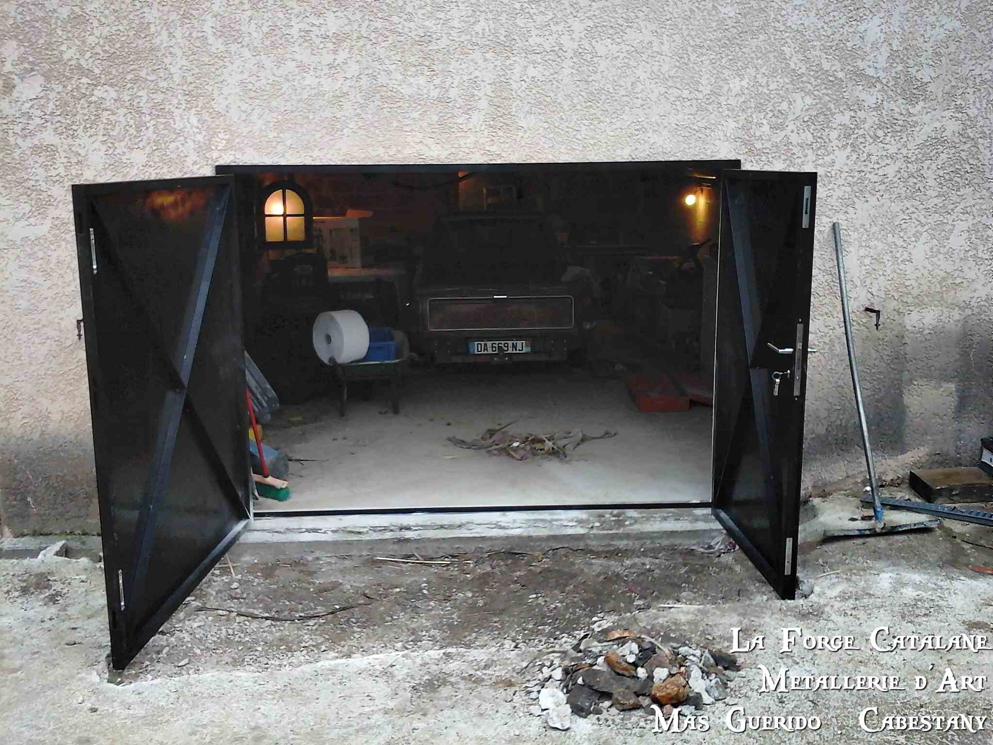 porte tolee 2 vantaux serrure 3 points forge catalane.jpg